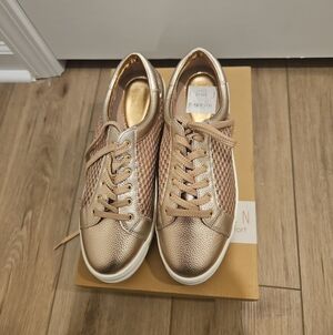 Women’s Metallic Rose Gold Lace-Up Sneakers